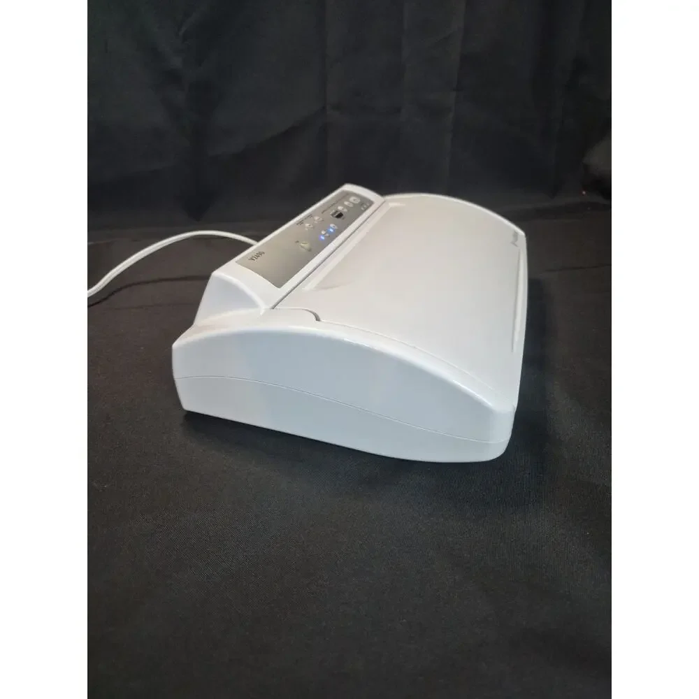 FoodSaver V2490 Advanced Design Vacuum Food Sealer System With Bags. Works Great